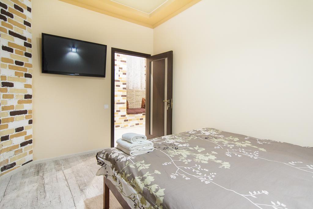 Club Suite Near Deribasovskaya โอเดสซา ภายนอก รูปภาพ