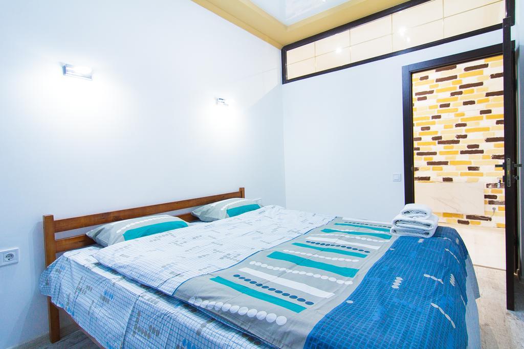 Club Suite Near Deribasovskaya โอเดสซา ภายนอก รูปภาพ
